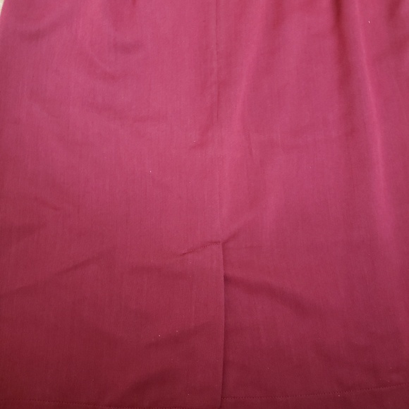 Melrose Studio Red skirt sz large - Picture 2 of 8